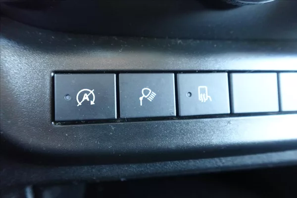 Iveco Daily 2,3 HPT L2H2 KLIMATRONIC - foto 31