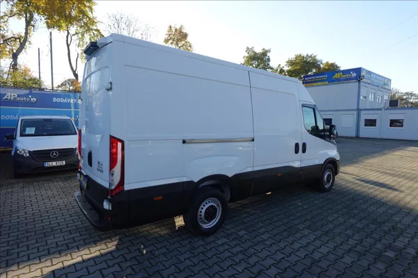 Iveco Daily 2,3 HPT L2H2 KLIMATRONIC - foto 8