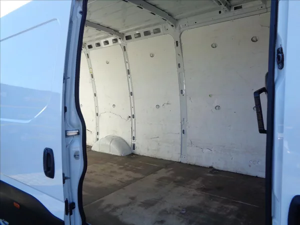 Iveco Daily 2,3 HPT 35S14 MAXI KLIMA - foto 16