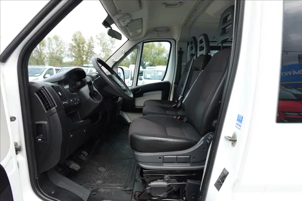 Peugeot Boxer 2,0 HDi L1H1 9MÍST BUS KLIMA - foto 21
