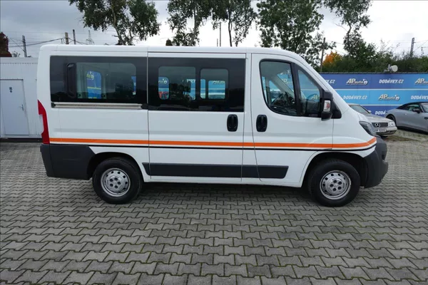 Peugeot Boxer 2,0 HDi L1H1 9MÍST BUS KLIMA - foto 7