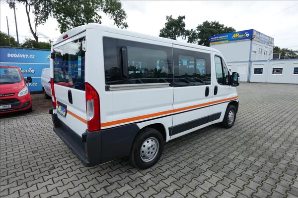 Peugeot Boxer 2,0 HDi L1H1 9MÍST BUS KLIMA - foto 8
