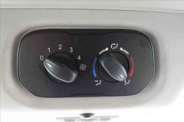 Ford Transit 2,0 TDCI L3H2 BUS KLIMA - foto 32