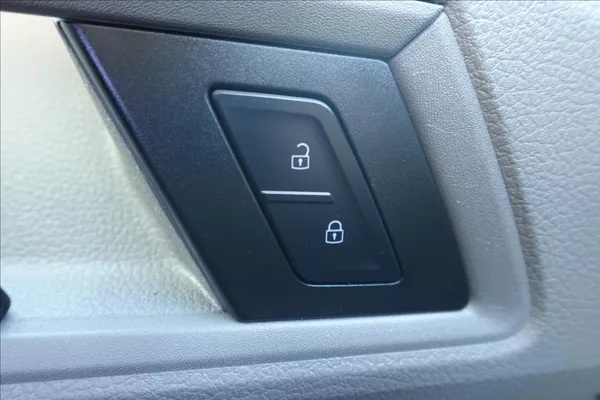 Volkswagen Crafter 2,0 TDi SKŘÍŇ ČELO KLIMA SERV - foto 20