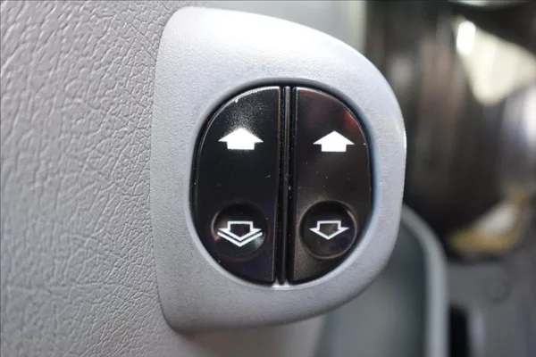 Ford Transit 2,2 TDCI L3H2 KLIMA CHLAĎÁK - foto 16