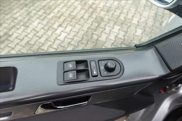 Volkswagen Multivan 2,5 TDi 7 MÍST AUTO KLIMA - foto 19