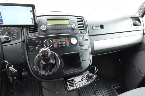 Volkswagen Multivan 2,5 TDi 7 MÍST AUTO KLIMA - foto 26