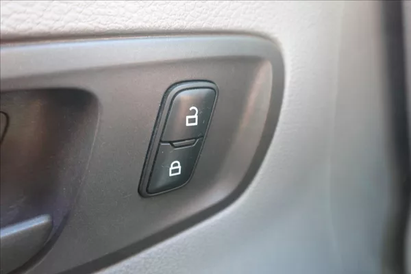 Ford Transit 2,0 TDCi L3H2 9MÍST KLIMA SER - foto 18