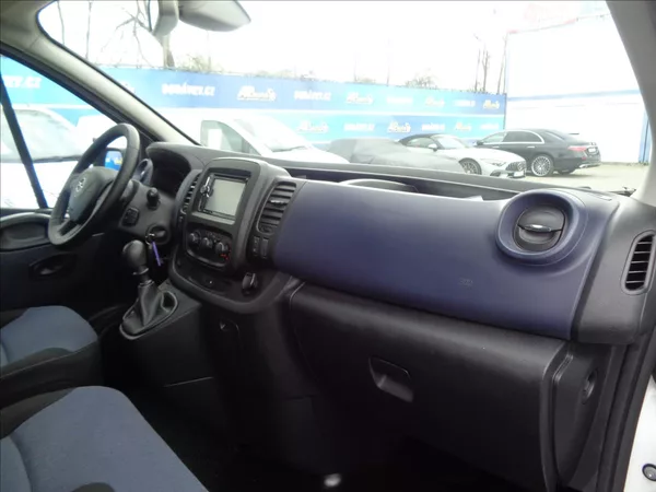 Opel Vivaro 1,6 CDI L1H1 9 MÍST BUS KLIMA - foto 21