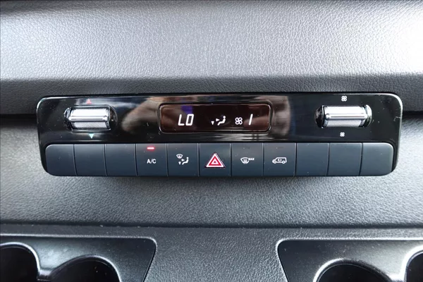Mercedes-Benz Sprinter 3,0 CDI 319 CDI CHLAĎÁK KLIMA - foto 28