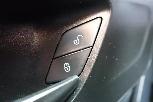 Mercedes-Benz Sprinter 3,0 CDI 319 CDI CHLAĎÁK KLIMA - foto 19