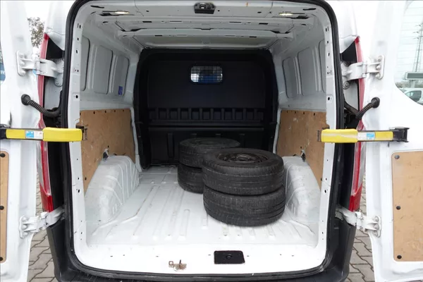 Ford Transit Custom 2,0 TDCi 6MÍST L2H1 KLIMA - foto 16