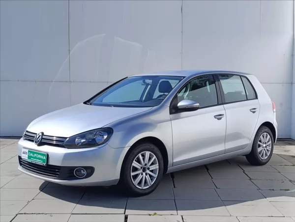 Volkswagen Golf 1,6 TDi Klimatizace Tempomat
