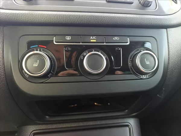 Volkswagen Tiguan 1,4 TSi DSG Tempomat Tažné - foto 18