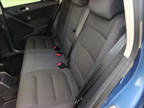 Volkswagen Tiguan 1,4 TSi DSG Tempomat Tažné - foto 23