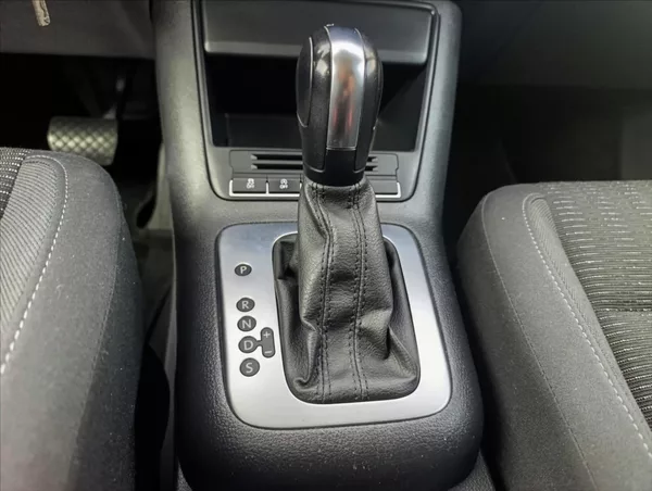 Volkswagen Tiguan 1,4 TSi DSG Tempomat Tažné - foto 32