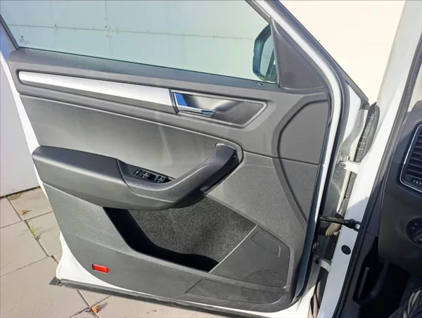 Škoda Kodiaq 2,0 TDi 4x4 DSG 7.míst Navi - foto 13