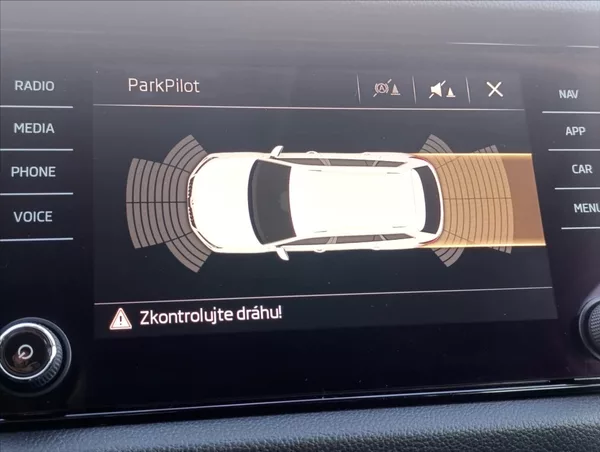Škoda Kodiaq 2,0 TDi 4x4 DSG 7.míst Navi - foto 19