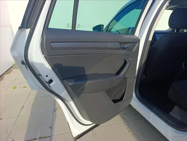 Škoda Kodiaq 2,0 TDi 4x4 DSG 7.míst Navi - foto 22