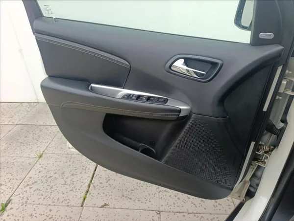 Fiat Freemont 2,0 MJT 4x4 7Míst AUTOMAT Navi - foto 14