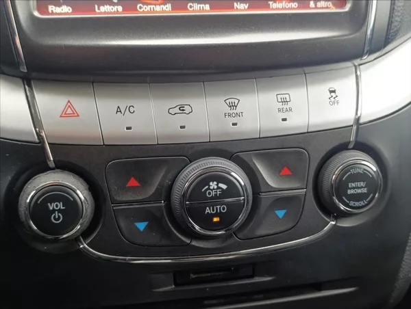 Fiat Freemont 2,0 MJT 4x4 7Míst AUTOMAT Navi - foto 20