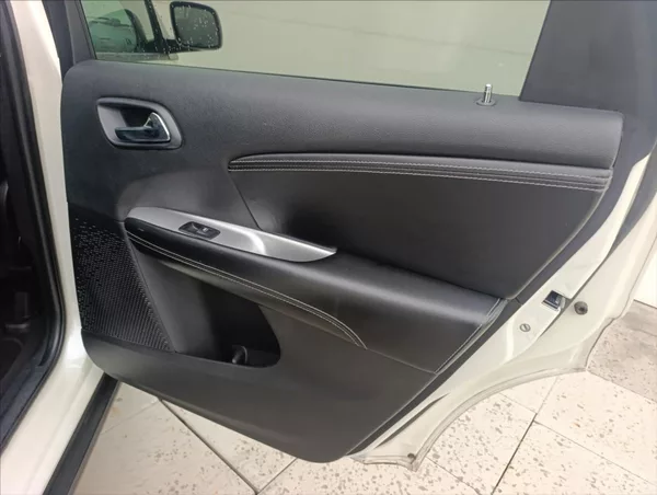 Fiat Freemont 2,0 MJT 4x4 7Míst AUTOMAT Navi - foto 26