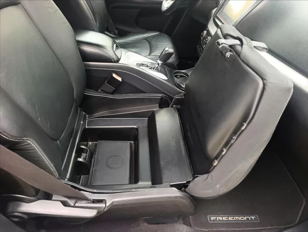 Fiat Freemont 2,0 MJT 4x4 7Míst AUTOMAT Navi - foto 40