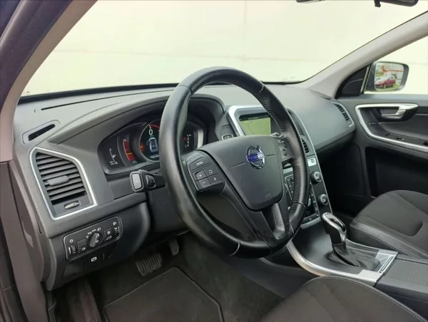 Volvo XC60 2,4 D4 Automat.4x4,Navi,Kůže, - foto 13