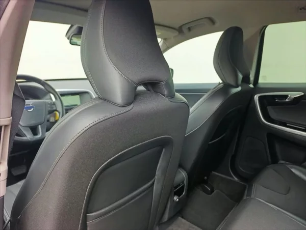 Volvo XC60 2,4 D4 Automat.4x4,Navi,Kůže, - foto 20