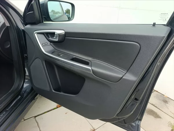 Volvo XC60 2,4 D4 Automat.4x4,Navi,Kůže, - foto 25