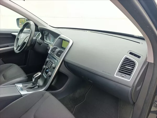 Volvo XC60 2,4 D4 Automat.4x4,Navi,Kůže, - foto 26