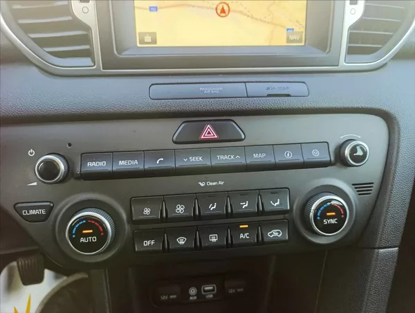 Kia Sportage 1,7 CRDi Navi Kamera Tempomat - foto 18