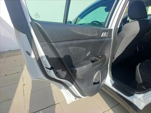 Kia Sportage 1,7 CRDi Navi Kamera Tempomat - foto 19