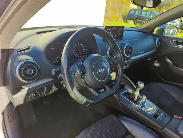 Audi A3 2,0 TDi S-Line Navi,Bi-xenon - foto 13