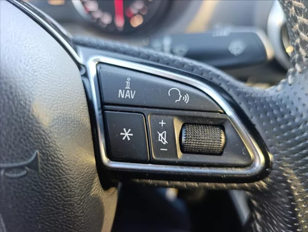 Audi A3 2,0 TDi S-Line Navi,Bi-xenon - foto 28