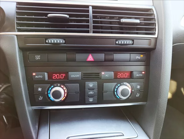 Audi A6 Avant 3,0 TDi aut.,Quattro Kůž - foto 18