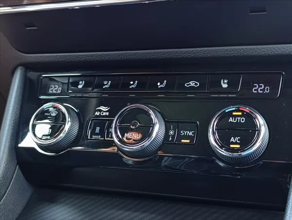 Škoda Superb 2,0 TDi DSG 4x4 Tažné 1maj.,ČR - foto 18