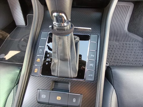 Škoda Superb 2,0 TDi DSG 4x4 Tažné 1maj.,ČR - foto 19