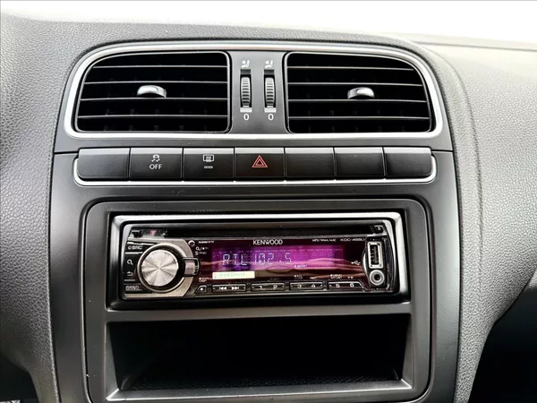 Volkswagen Polo 1,6 TDi Klimatizace serviska - foto 18