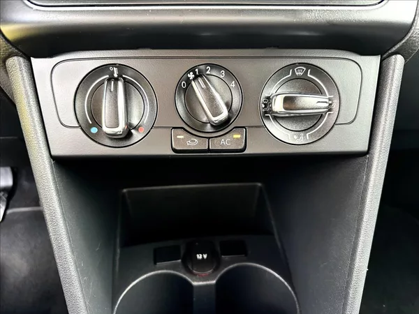 Volkswagen Polo 1,6 TDi Klimatizace serviska - foto 19