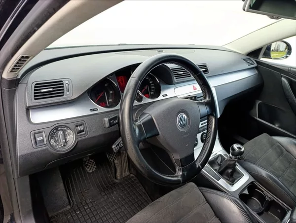 Volkswagen Passat 2,0 TDi Bi-xenon,Kůže,Tempomat - foto 13