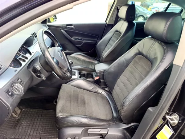 Volkswagen Passat 2,0 TDi Bi-xenon,Kůže,Tempomat - foto 14