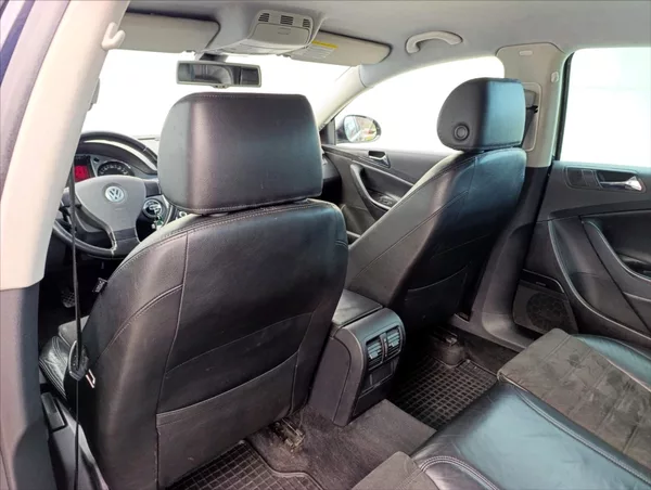 Volkswagen Passat 2,0 TDi Bi-xenon,Kůže,Tempomat - foto 20