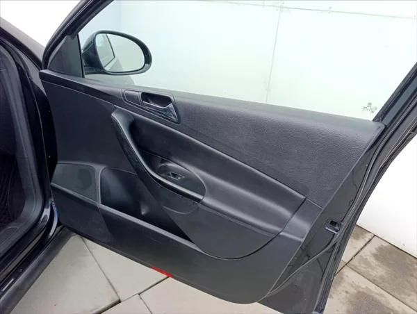 Volkswagen Passat 2,0 TDi Bi-xenon,Kůže,Tempomat - foto 25