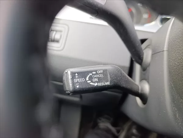 Volkswagen Passat 2,0 TDi Bi-xenon,Kůže,Tempomat - foto 28