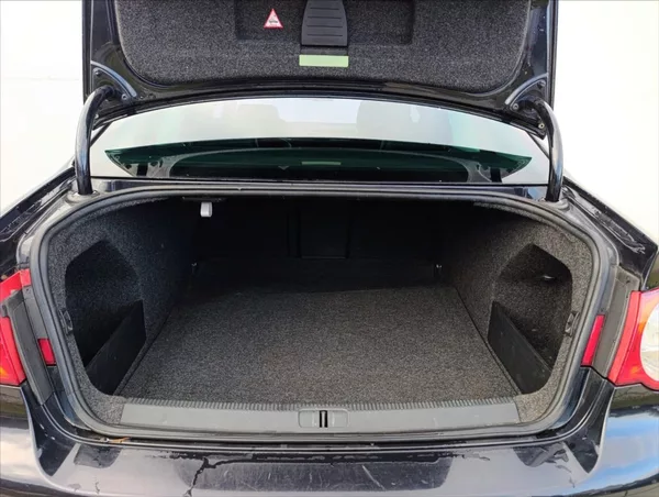 Volkswagen Passat 2,0 TDi Bi-xenon,Kůže,Tempomat - foto 9