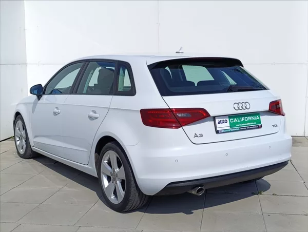 Audi A3 1,6 TDi Bi-xenon,Navi,Tempomat - foto 10