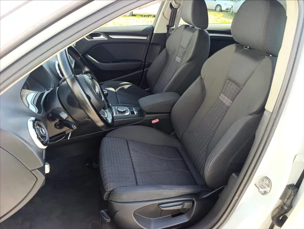Audi A3 1,6 TDi Bi-xenon,Navi,Tempomat - foto 14