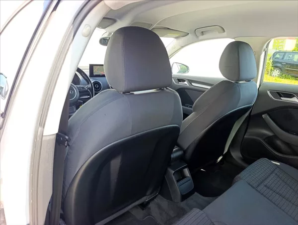 Audi A3 1,6 TDi Bi-xenon,Navi,Tempomat - foto 20