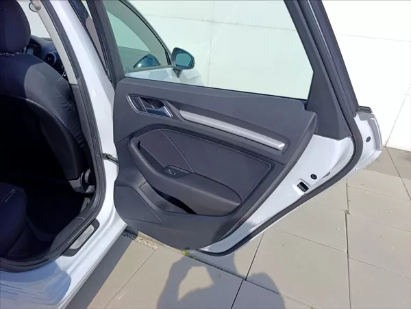 Audi A3 1,6 TDi Bi-xenon,Navi,Tempomat - foto 22